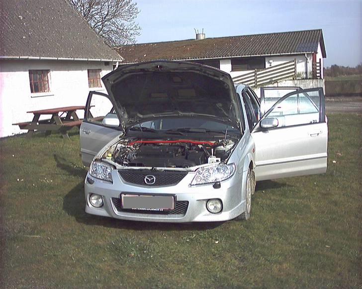 Mazda 323f sportive Solgt billede 13