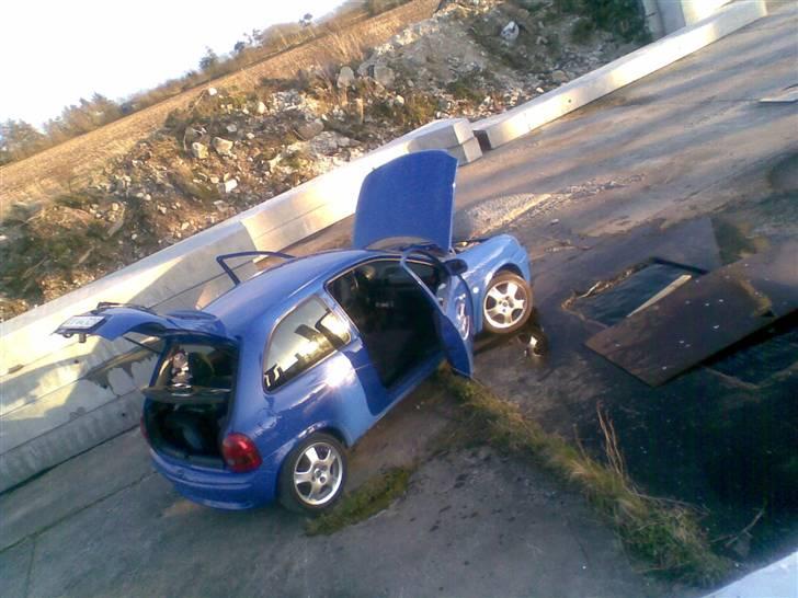 Opel Corsa 1,4i 16v solgt billede 9