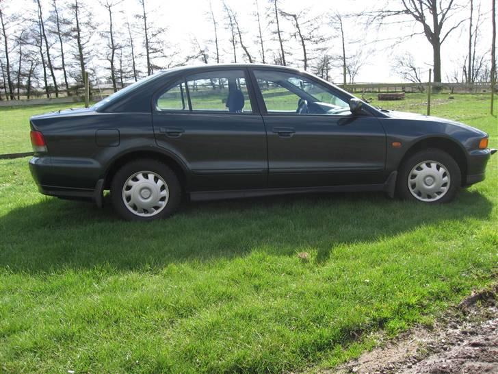 Mitsubishi galant skrottet billede 4