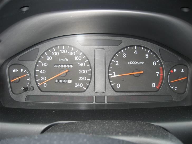 Mitsubishi galant skrottet billede 12