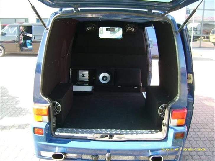 VW Transporter "SOLGT, DØD " billede 3