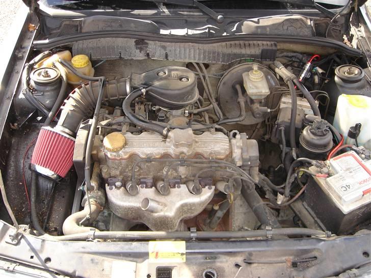 Opel Vectra - Motoren... Ikke noget særligt... Brummer som en tiger... ;D billede 2