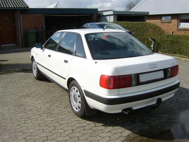 Audi 80 2.0 E Limousine billede 4