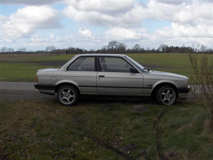 BMW E30 320i (hverdagsbil)DØD billede 5