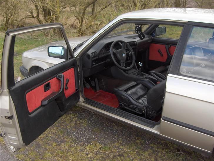 BMW E30 320i (hverdagsbil)DØD - dørsider fra min gamle bmw billede 7