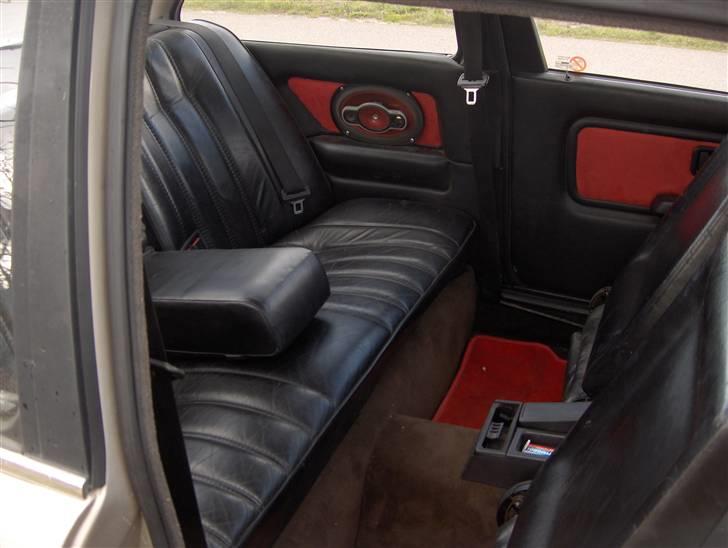BMW E30 320i (hverdagsbil)DØD - læderbagsædet og dørsider fra min gamle bmw billede 9