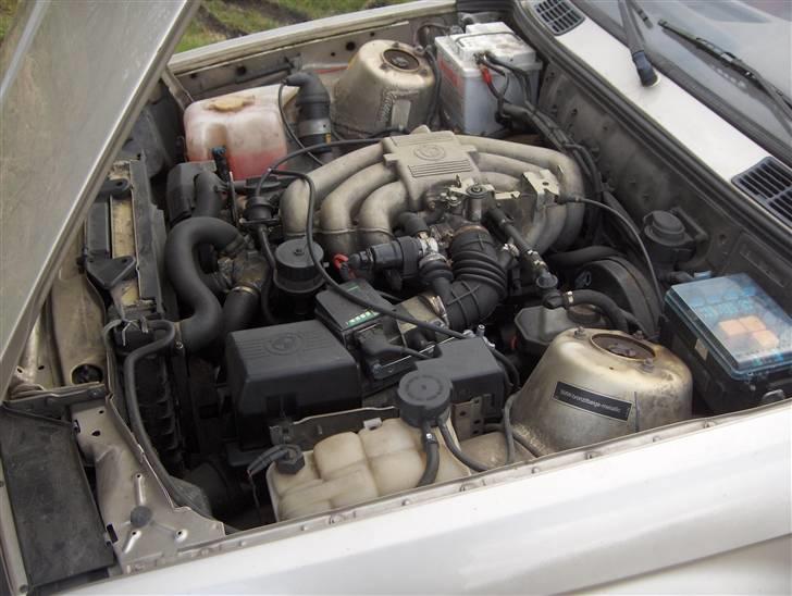 BMW E30 320i (hverdagsbil)DØD billede 10