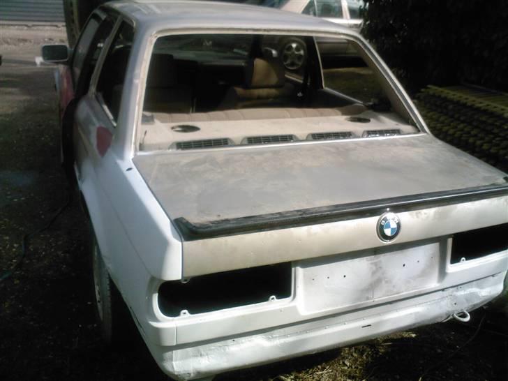 BMW 320i e30     SOLGT billede 4