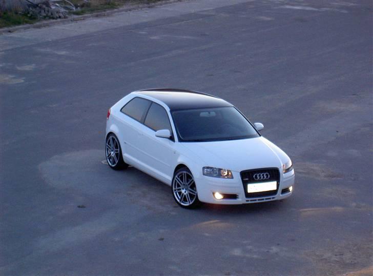 Audi A3 - White S-Line -SOLGT billede 5