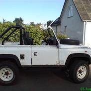 Land Rover Defender 90"