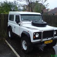 Land Rover Defender 90"