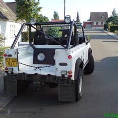 Land Rover Defender 90"