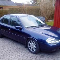 Ford Mondeo 2,5 V6 *SOLGT*