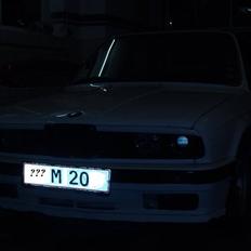 BMW e30 330i 
