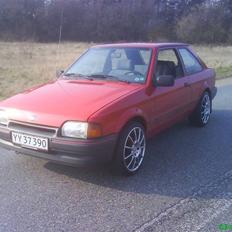 Ford Escort 1,6 Savoy SOLGT