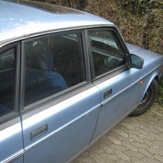 Volvo 240 GL (SOLGT)