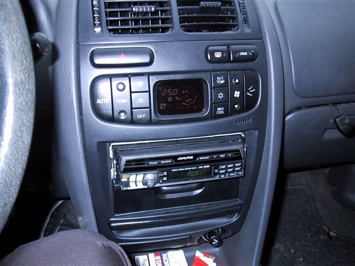 Mitsubishi carisma solgt billede 7