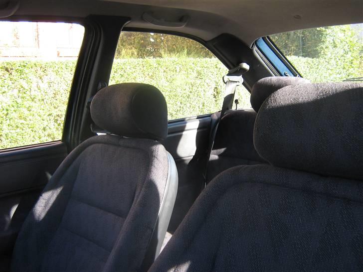 Ford Escort 1,4i CLX (SOLGT) billede 11