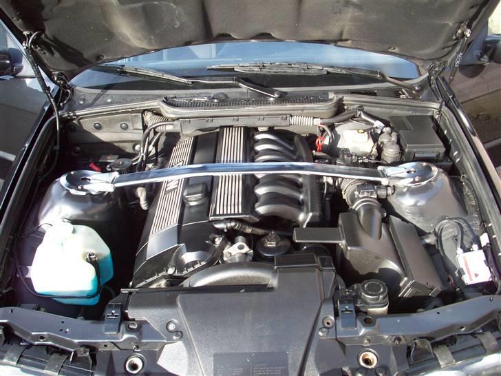 BMW 320i Bavaria "Solgt" billede 7