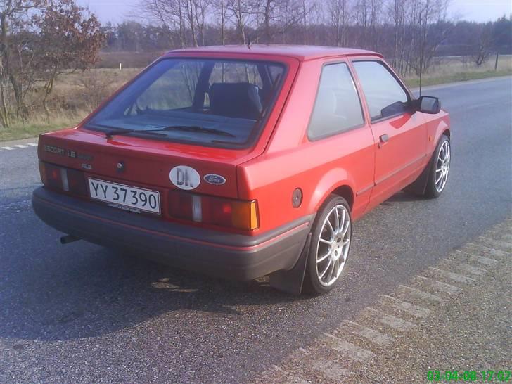 Ford Escort 1,6 Savoy SOLGT billede 3