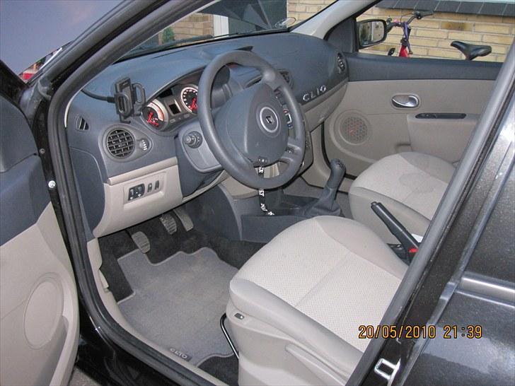 Renault Clio III 1,5 DCI 68HK - SOLGT billede 10