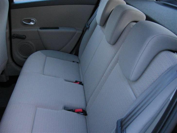 Renault Clio III 1,5 DCI 68HK - SOLGT billede 11