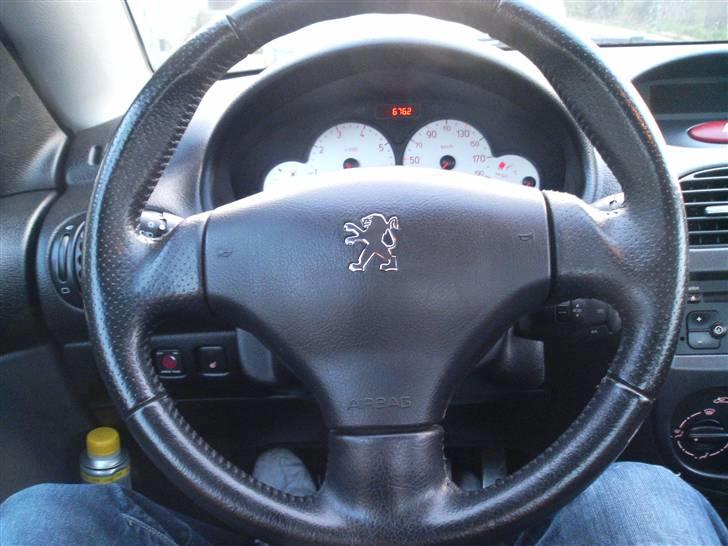 Peugeot 206 CC 1,6 16V - Det dejlige rat :) billede 11
