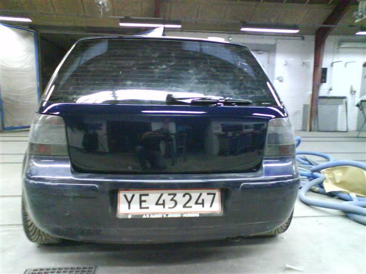 VW golf IV - Her ses den færdige bagklap så, Clean Look det ser sku da godt ud. Især man som Rasmus G kan lave den helt uden flimmer :-) billede 8