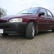 Ford Escort SKROTTET