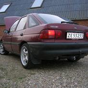 Ford Escort SKROTTET