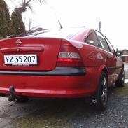 Opel vectra 1.8 cl hatch