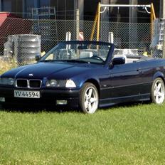BMW 320i Cabriolet