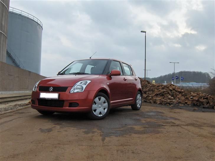 Suzuki Swift 1,5 GL-A  "solgt" billede 1