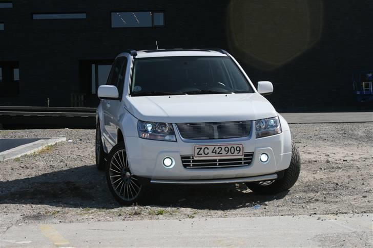 Suzuki Grand Vitara billede 1