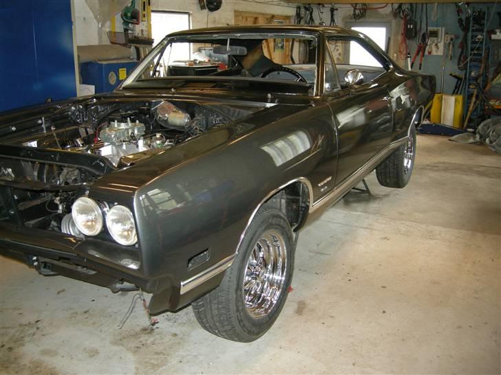 Dodge Coronet 500 - Så ligner det snart en bil igen, se mere i foto album part 2 billede 12