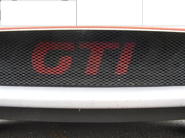 Peugeot 106 gti solgt - lidt gti lir i fronten billede 4