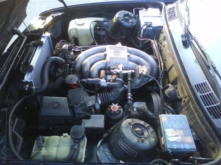 BMW 320i Touring E30 *SOLGT* billede 12