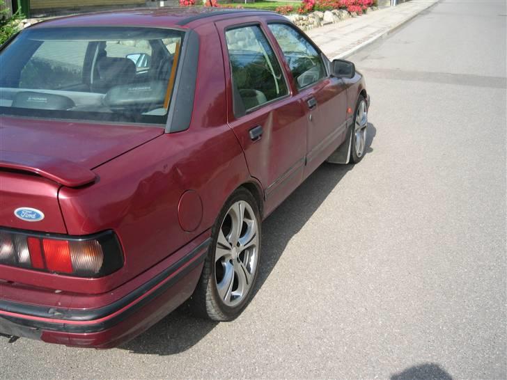 Ford SIERRA(SOLGT) billede 2