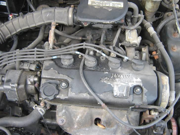 Honda Civic 1,5 (Solgt) - Topstykket skal lige have en tur under sprayen billede 10