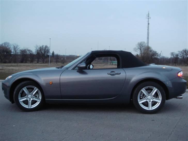 Mazda MX 5 NC *Solgt* - Hatten på billede 2