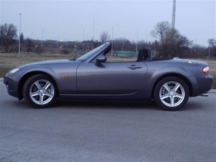 Mazda MX 5 NC *Solgt* - Og hatten af billede 3