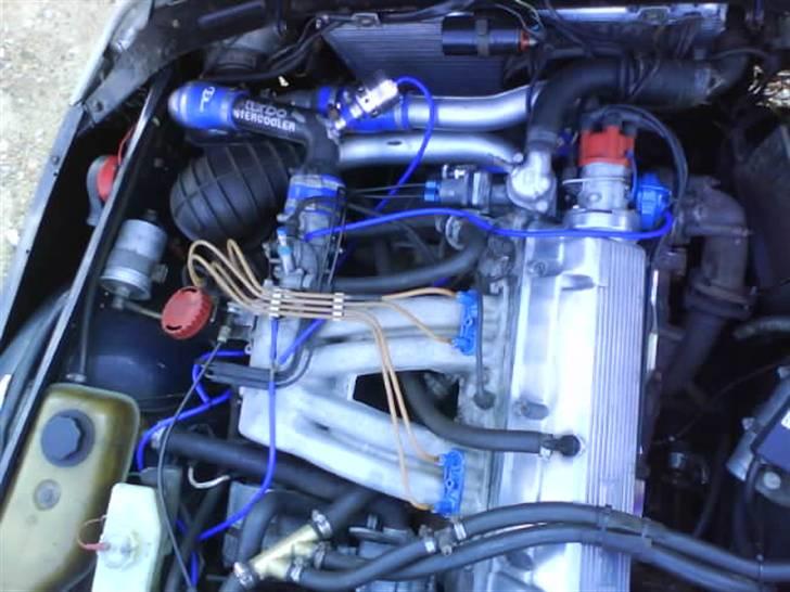 Saab 900 T8 - så der blå sfs silicone slanger og blow off ventil billede 15