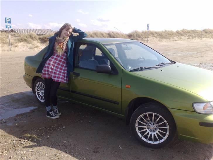 Nissan Almera GX - De  to damer i mit liv billede 6