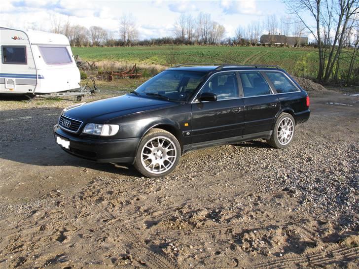 Audi A6 2.8 A/Q ( SOLGT ) - Sådan så den ud da jeg fik den. Efterfølgende er der kommet nye forlygter, blinklygter, grill, sænket, nye rørhaler, malet, poleret ved Dinitrol billede 19