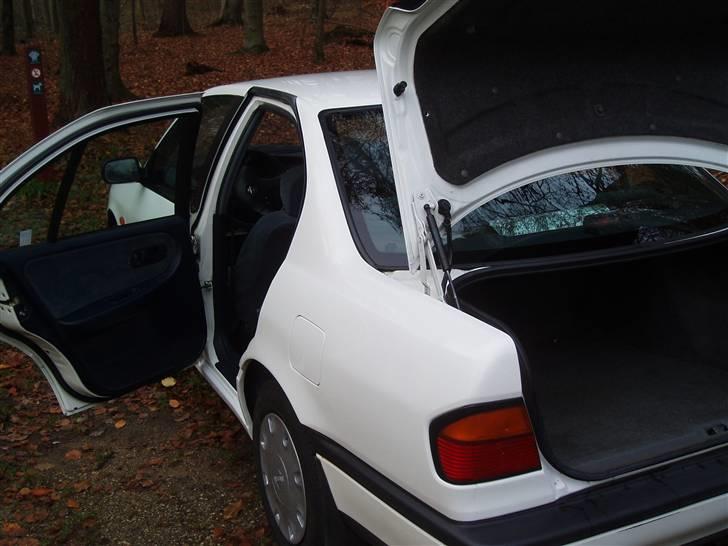 Nissan Primera 1,6 SLX billede 5