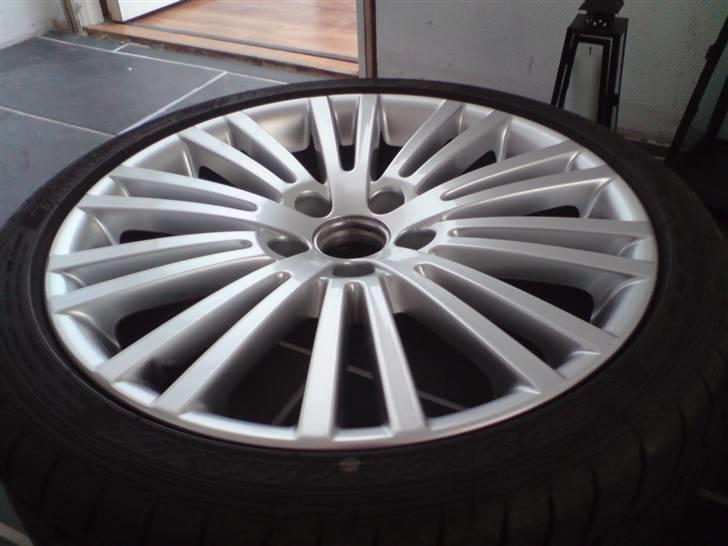 VW Golf V Sport R-line,solgt - Så lande de orginale R32 Fælge 18", så der stadig er lidt komfort tilbage.. Smiler billede 9