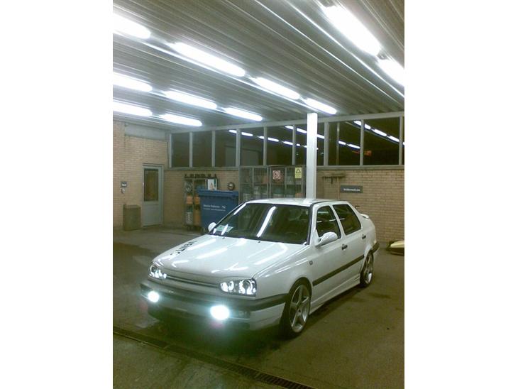 {{currentPhoto.altText}} billede {{currentPhoto.number}}