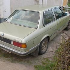 BMW e21