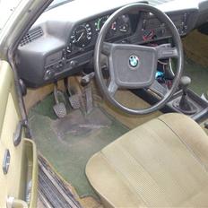 BMW e21