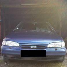 Ford Mondeo' GLX